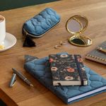 MR37272_4_PORTATODO_Terciopelo_Azul_BRITISHBLOOM.jpg